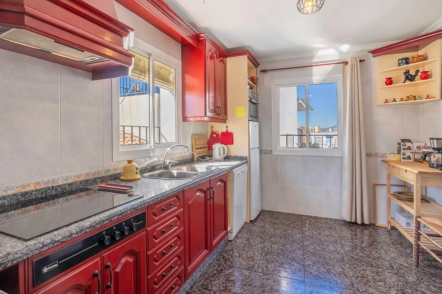Holiday home Casa Marlo, Spacious House In The Lively Centre Of Competa