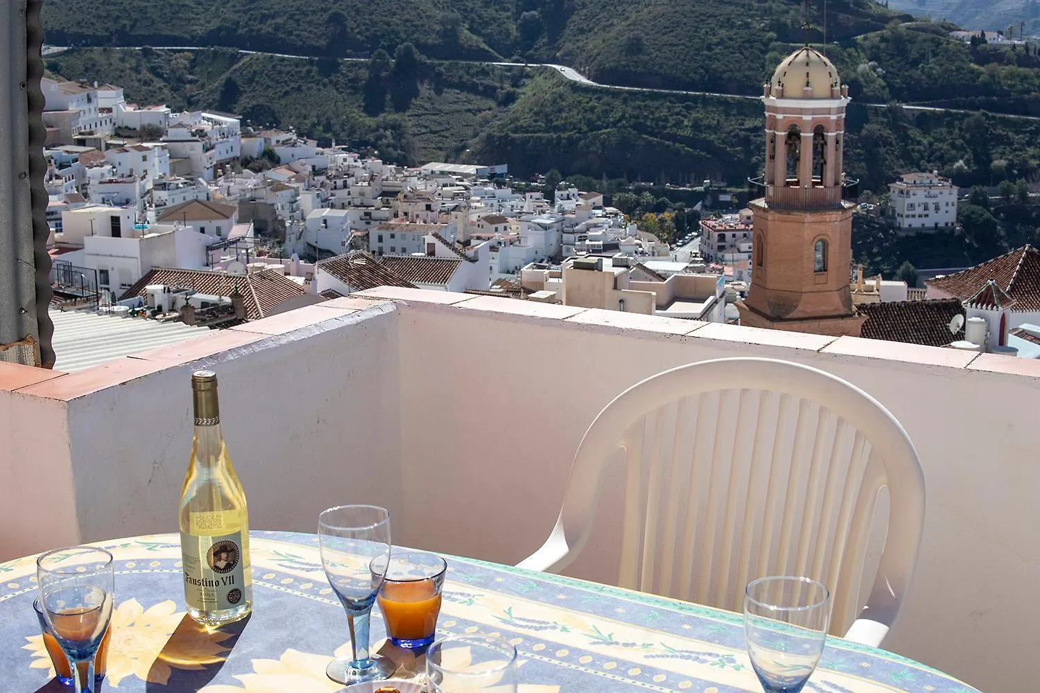 Holiday home Casa Marlo, Spacious House In The Lively Centre Of Competa