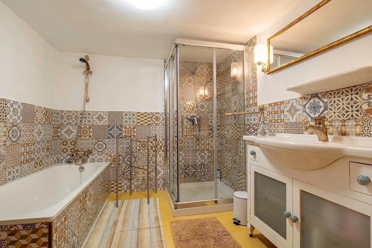 Casa Marlo, Spacious House In The Lively Centre Of Competa