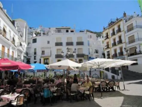 Casa Marlo, Spacious House In The Lively Centre Of Competa